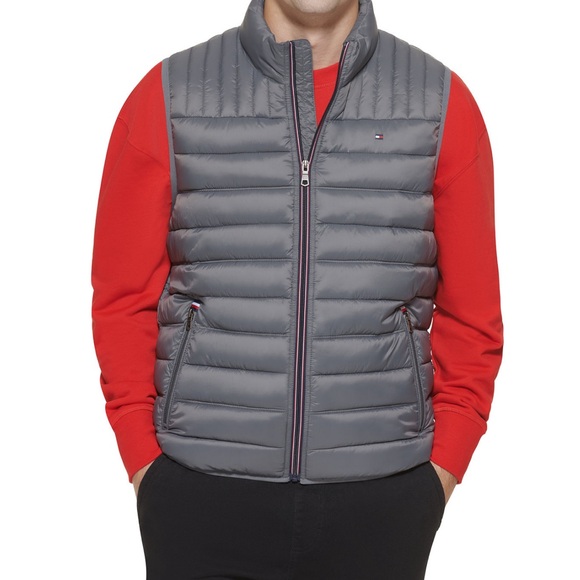 Tommy Hilfiger
Men's Quilted Vest size medium new with tags - Picture 2 of 15